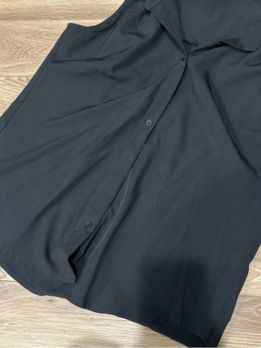 Classic Black Button-Front sleeveless Women's blouse
